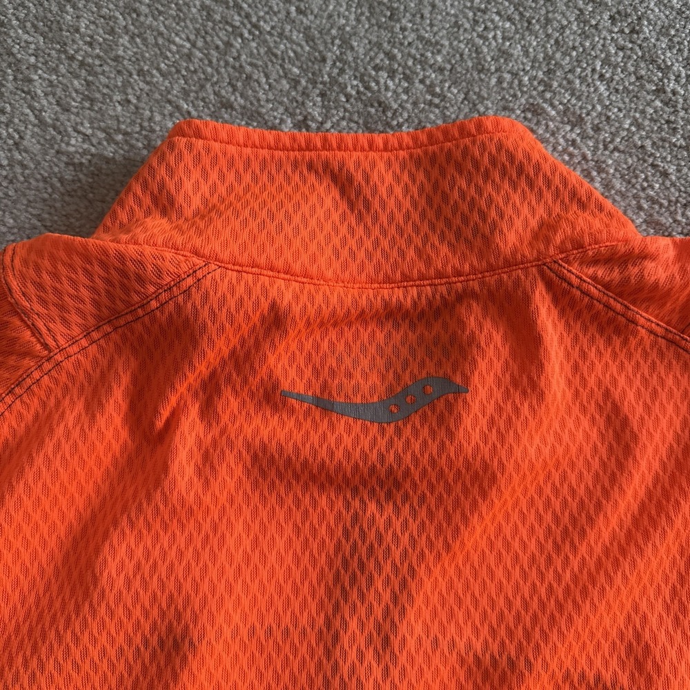 Saucony 1/4 Zip Running Jogging Pullover Mens Sz S Orange Mock Neck Vizipro - Picture 8 of 8